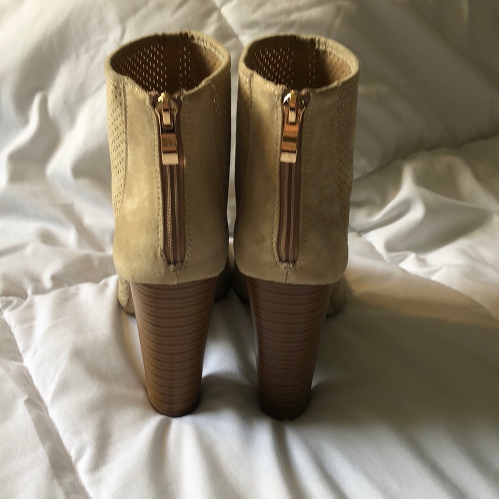 Open toe booties - Picture 3 of 5